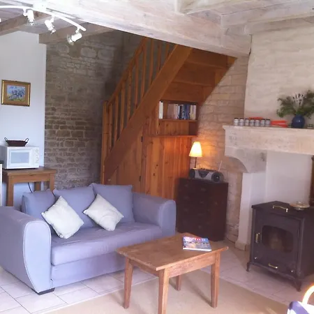 La Petite Maison Feriehus Crezieres