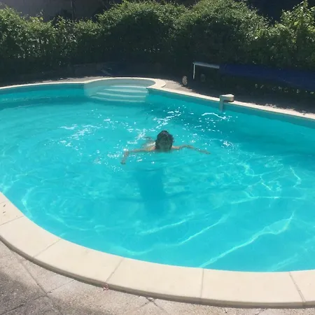 La Petite Maison Feriehus Crezieres