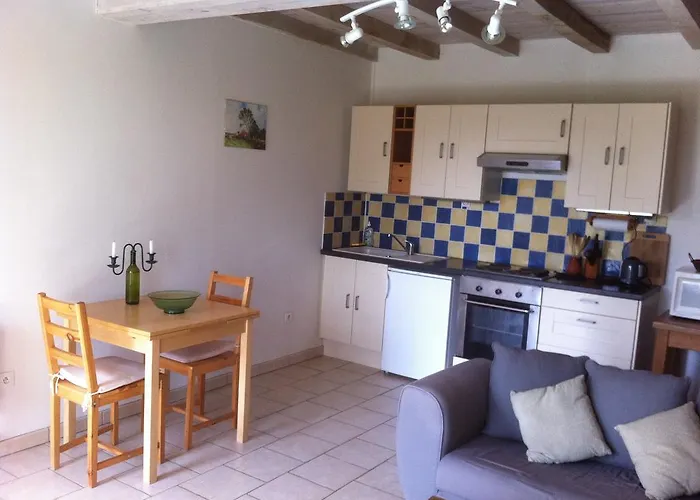 La Petite Maison Crezieres